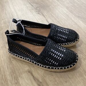 NEW Women’s Universal Thread Rita Slip On Shoes